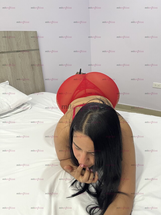 FOTOS DE VEN Y ME COMES EL CULO EN CUATRO MIENTRAS ME DICES LO PERRA QUE SOY