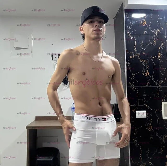 FOTOS DE OLIVER JOVEN ACT ARRECHO DISPUESTO A COMPLACERTE