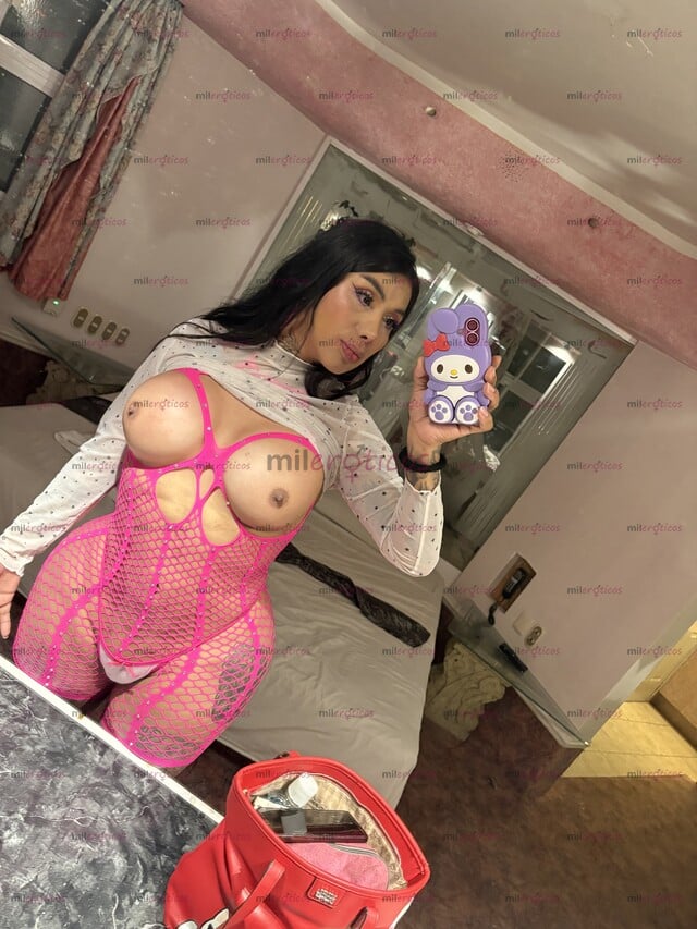 FOTOS DE TATUADA CALIENTE Y COGELONA ,ENORME CULO Y TETAS RICAS