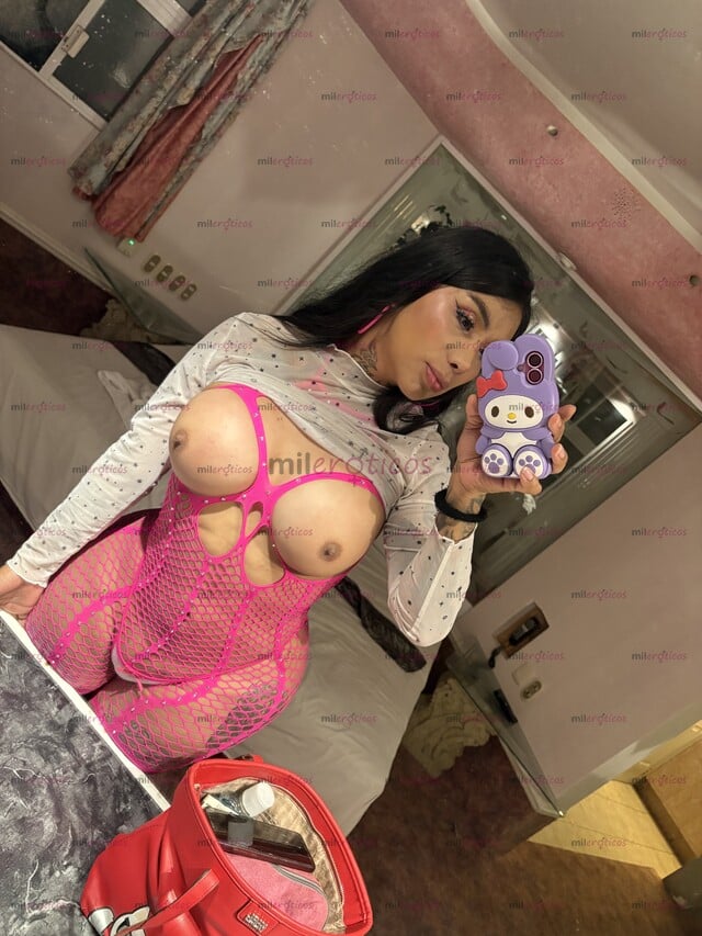 FOTOS DE TATUADA CALIENTE Y COGELONA ,ENORME CULO Y TETAS RICAS