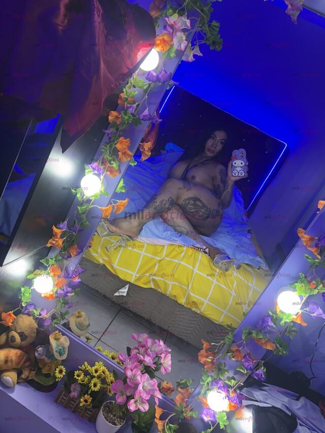 FOTOS DE TATUADA CALIENTE Y COGELONA ,ENORME CULO Y TETAS RICAS
