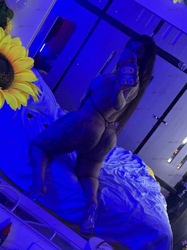 FOTOS DE TATUADA CALIENTE Y COGELONA ,ENORME CULO Y TETAS RICAS