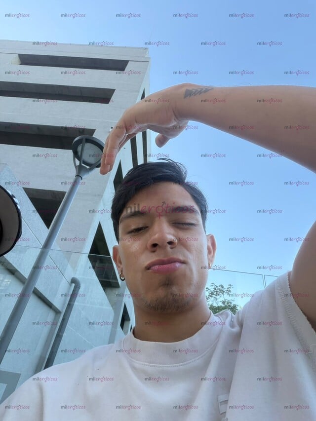 FOTOS DE OLIVER JOVEN ACT ARRECHO DISPUESTO A COMPLACERTE