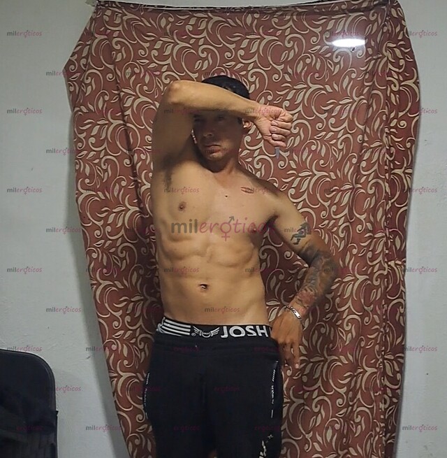 FOTOS DE ATLETICO , JOVEN, DOTADO , CON GRAN DESEO SEXUAL.