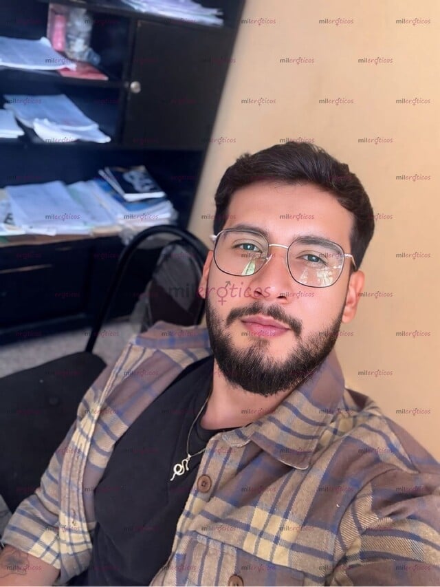 FOTOS DE NUEVO TELÉFONO, PERDÍ EL ANTERIOR, JOVEN COLOMBIANO VELLUDO