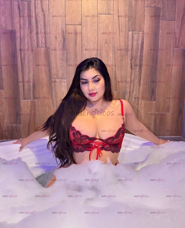 FOTOS DE NALGONA CON UNA RICAS TETAS NATURALES PARA QUE DISFRUTES DE MIS RICAS CURVAS