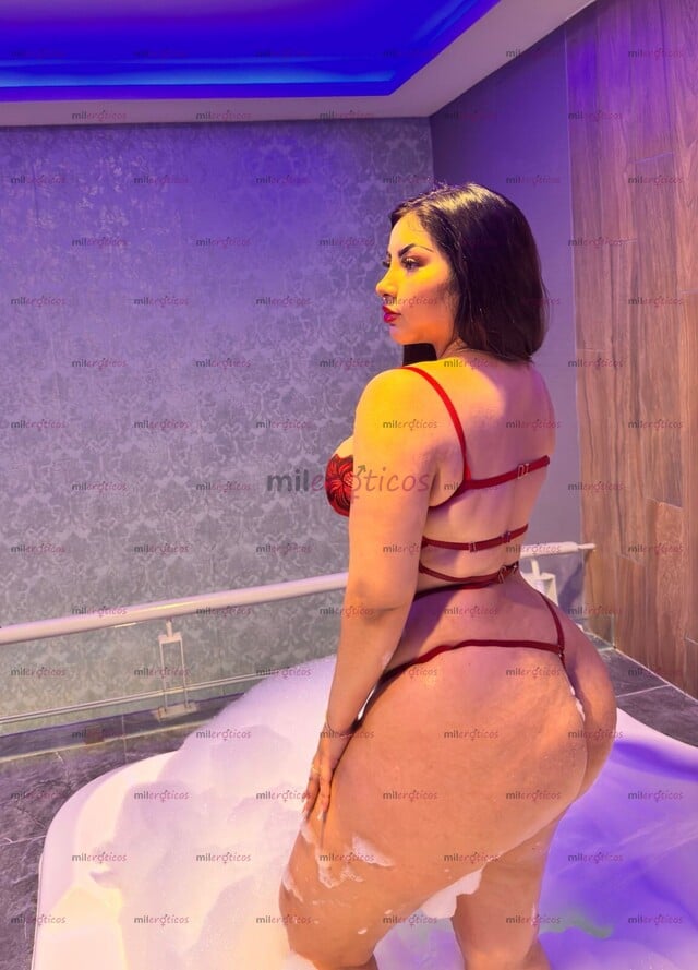 FOTOS DE NALGONA CON UNA RICAS TETAS NATURALES PARA QUE DISFRUTES DE MIS RICAS CURVAS
