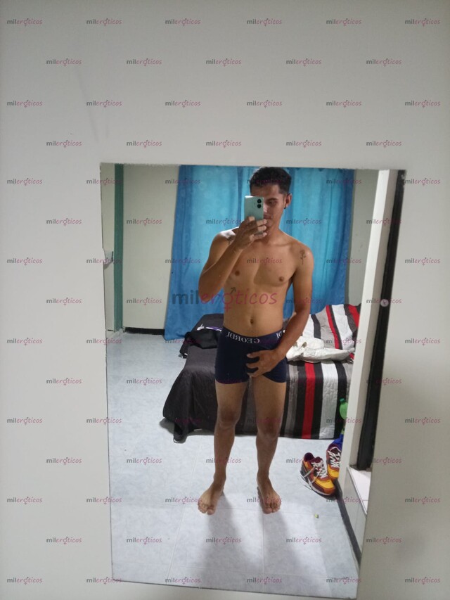 FOTOS DE FERNANDO, CHICO VERGÓN CON UN COLO CULO DULCE Y COMPLACIENTE