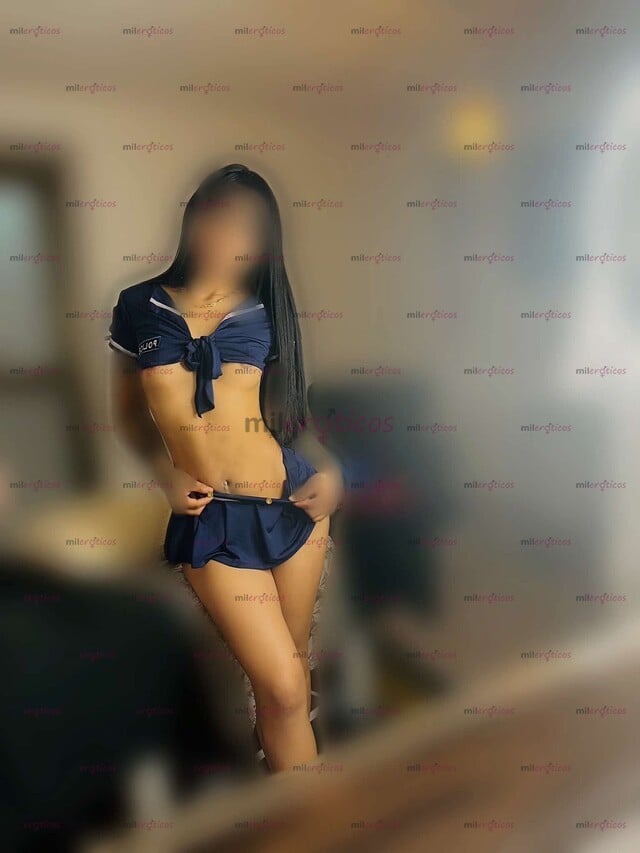 FOTOS DE HERMOSA MORENA CON INSTALACIONES DE LUJO, CUERPO DELGADITO Y ESTRECHITO!!