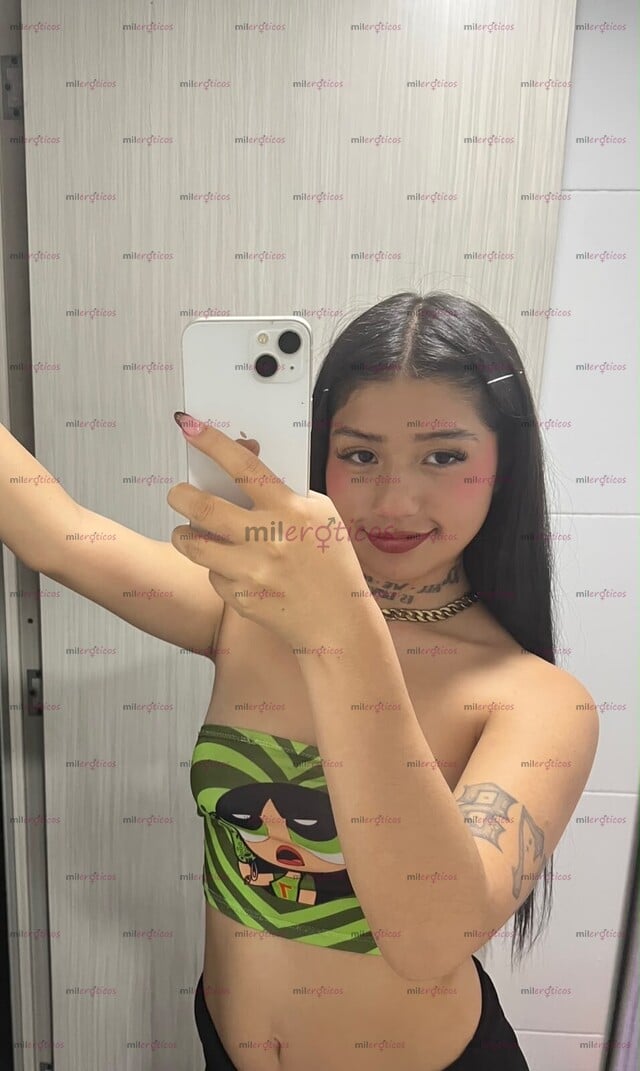 FOTOS DE KITTY, 20 AÑOS, COLOMBIANA DE BOGOTÁ, CABELLO NEGRO LARGO, DELGADA, DULCE