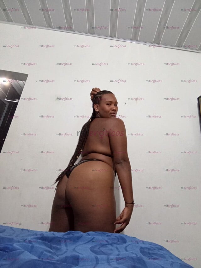 FOTOS DE TU PERRITA ARDIENTE... HERMOSA MORENA TALLA GRANDE
