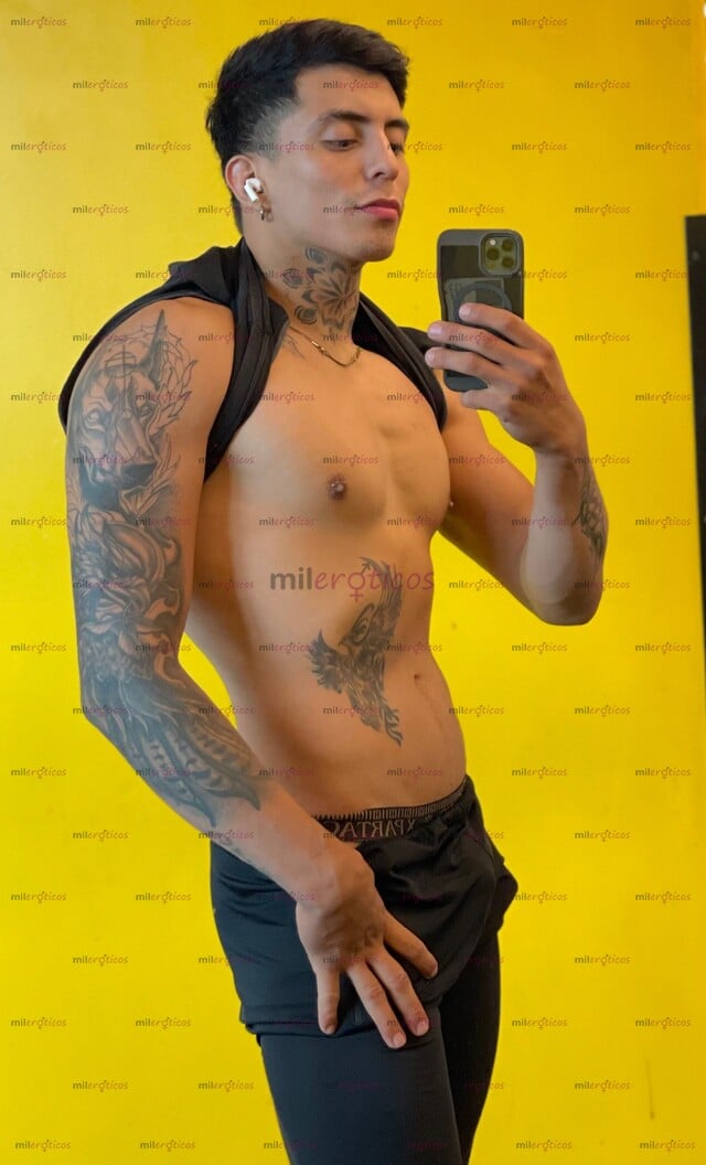 FOTOS DE JOVEN VERGON DISPUESTO A COMPLACERTE MASAJISTA DE PASO
