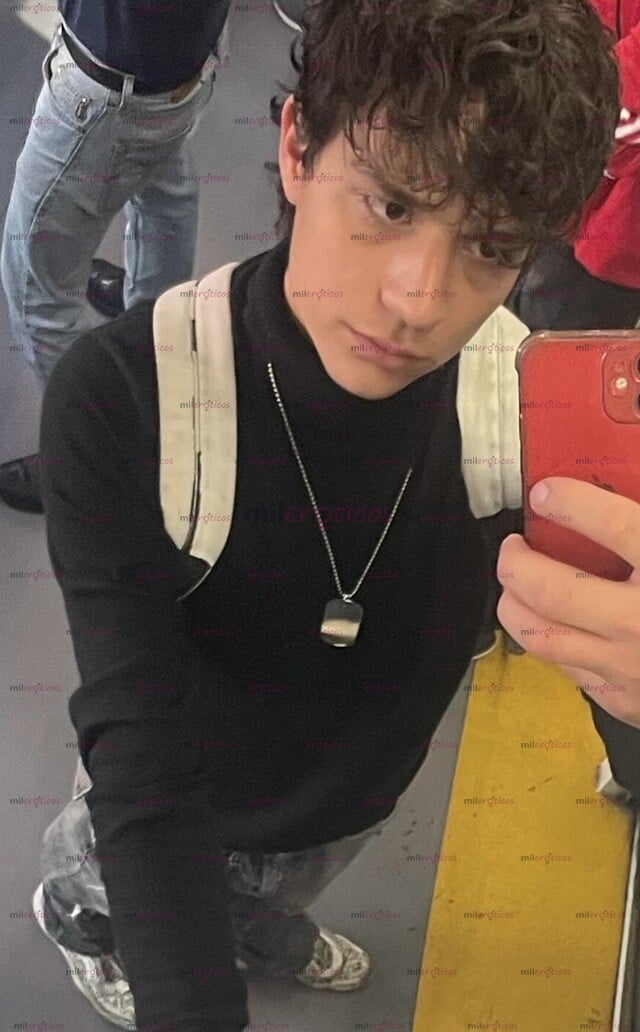 FOTOS DE ESTUDIANTE PASIVO SERVICIAL, EDUCADO Y CALIENTE DISPONIBLE PARA TI