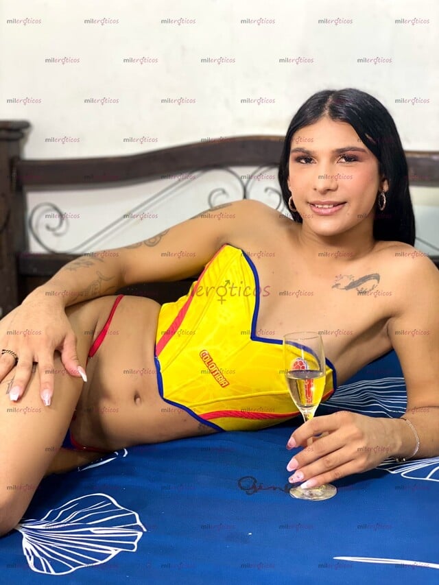 FOTOS DE HOLA SOY CHAROL SOFÍA UNA LINDA TRANS BERGONA Y TRAGONA DE LECHE