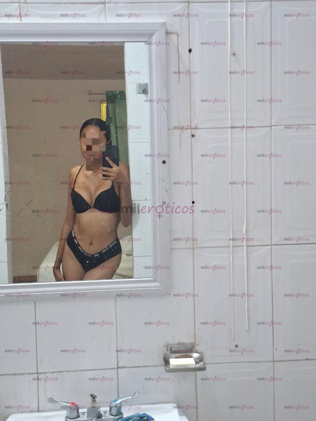 FOTOS DE HOLA SOY FLAKITA RICA,NINFOMANA Y ESTOY SUPER AÑRETADITA PAPI