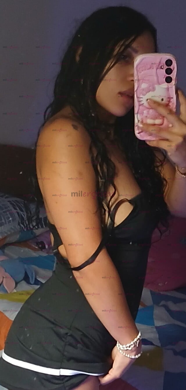 FOTOS DE HOLA , SOY LEIDY UNA LINDA MORENITA MUY COMPLACIENTE PAPASITO