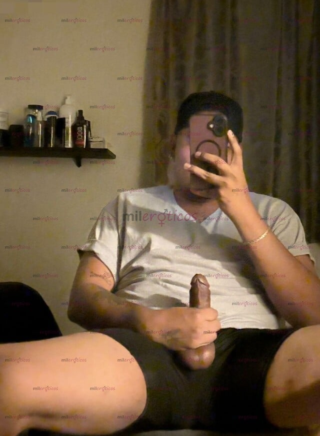 FOTOS DE SOY CHECO UN HOMBRE MORENO CON CUERPO NATURAL MUY CALIENTE