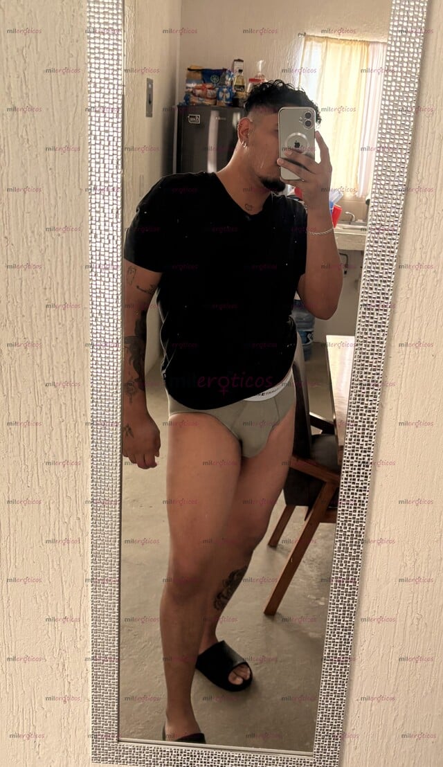 FOTOS DE SOY CHECO UN HOMBRE MORENO CON CUERPO NATURAL MUY CALIENTE