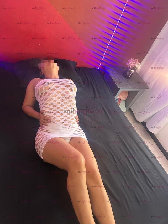FOTOS DE TENGO 20 AÑOS SOY CHAPARRITA, ME GUSTA EL SEXO ANAL Y HOY ORAL AL NATURAL GRATIS