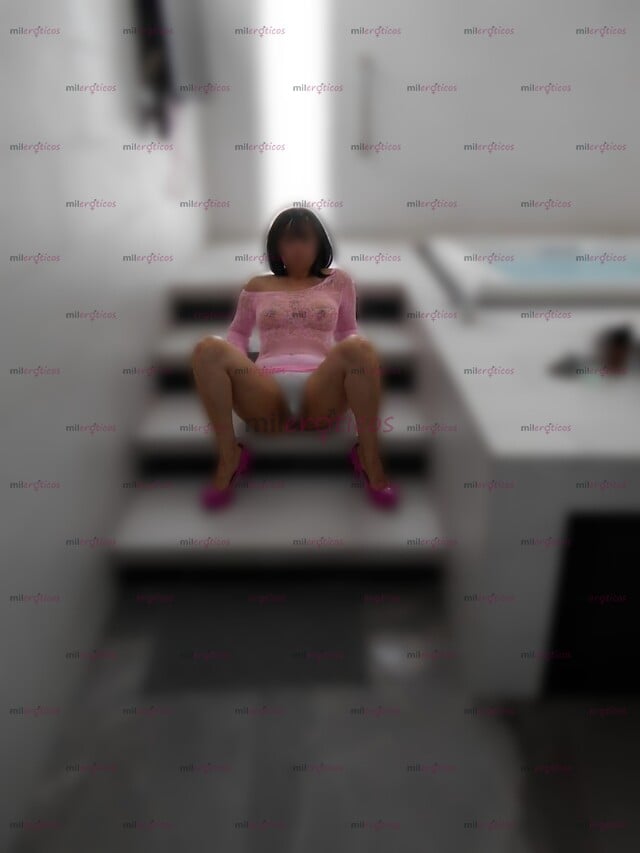 FOTOS DE ZOE, SOY UNA FLAQUITA MUY CALIENTE AMOR, DAME TU VERGA PAPITO!
