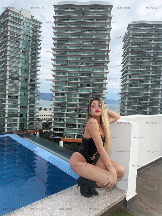 FOTOS DE NIÑA LISTA PARA CUMPLIR TUS FANTASÍAS DELI