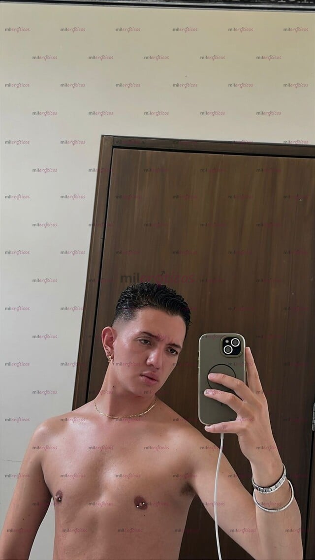 FOTOS DE JOVEN UNIVERSITARIO CON GANAS DE EXPERIENCIAS