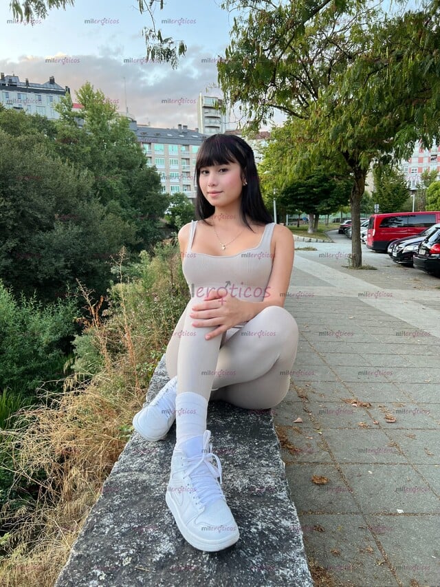 FOTOS DE DANIELA VARGAS HERMOSITA FEMENINA PIEL BRILLANTE JOVENCITA EXCLUSIVA!!