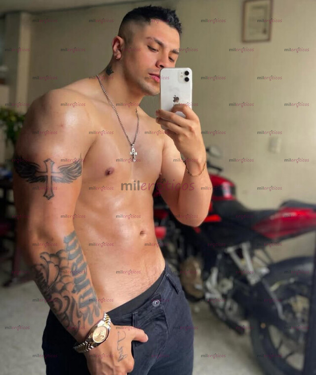 FOTOS DE DISPONIBLE DEPORTISTA DOMINANTE MUSCULOSO VERGON DOMINANTE VERGON FETICHE