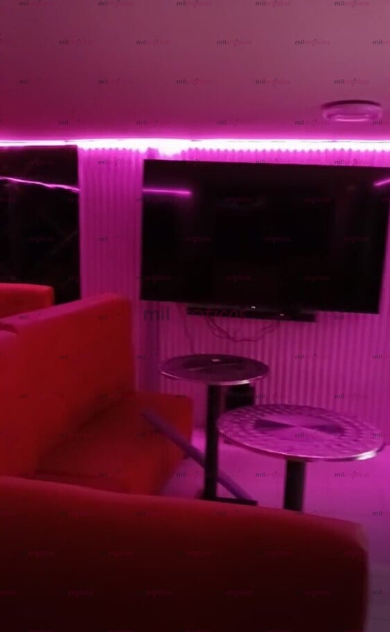 FOTOS DE BUSCAMOS CHICAS SCORT EN CASA DE CITAS MUY COMODA Y SEGURA EN BOSA CENTRO