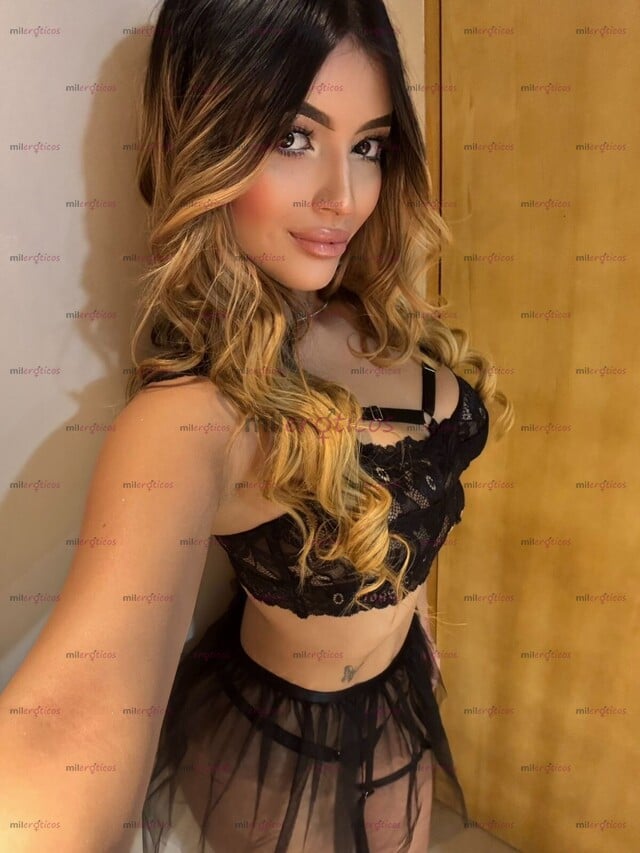FOTOS DE SOY EMMA UNA HERMOSA RUBIA CON CUERPO DE GIMNASIO MUY NINFÓMANA PARA TI