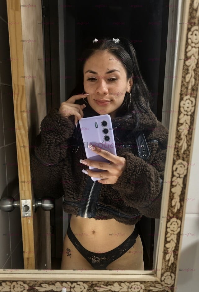 FOTOS DE ESTRELLA HERMOSA UNIVERSITARIA FLACA CON DELICIOSOS SENOS Y