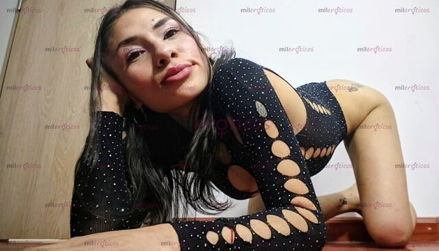 FOTOS DE ESTRELLA HERMOSA UNIVERSITARIA FLACA CON DELICIOSOS SENOS Y