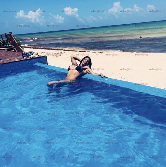 FOTOS DE AMELIA GIN, MUCHO MÁS DE LO QUE IMAGINAS