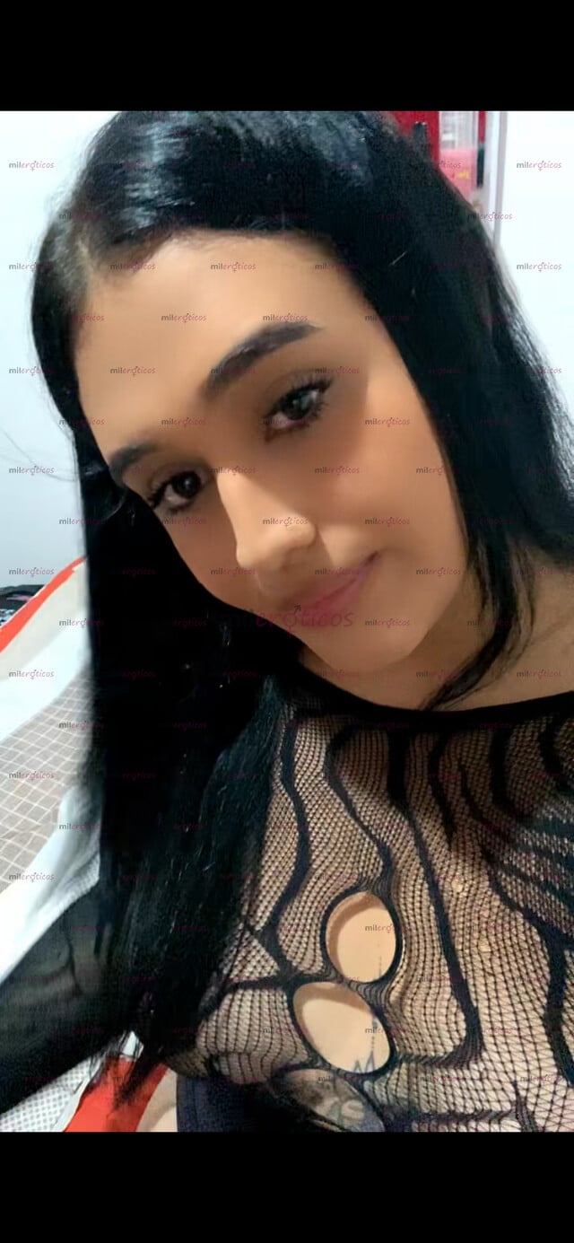 FOTOS DE DELICIOSA BLANQUITA DE PIES A CABEZA UN DERROCHE DE PURO SEXO Y PLACER LLÁMEME