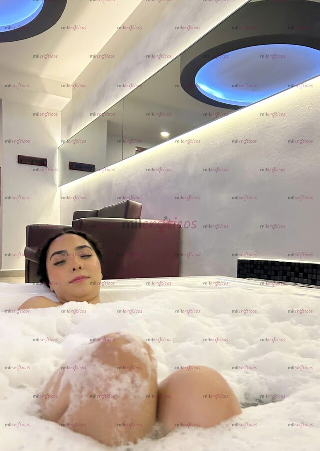 FOTOS DE SI DOY BESOS TENGO 18 Y YO SI TE CUMPLO VEN HASMELO SIN PARAR YO NO ME CANSO