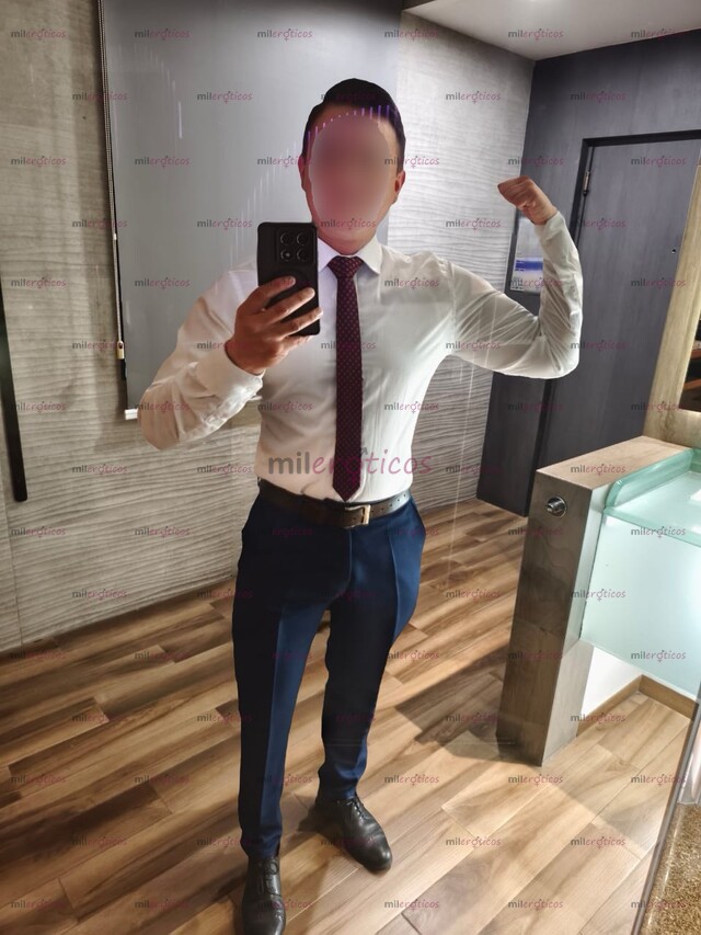 FOTOS DE FETICHE DE PIES CON TRAJEADO TWINK VARONIL