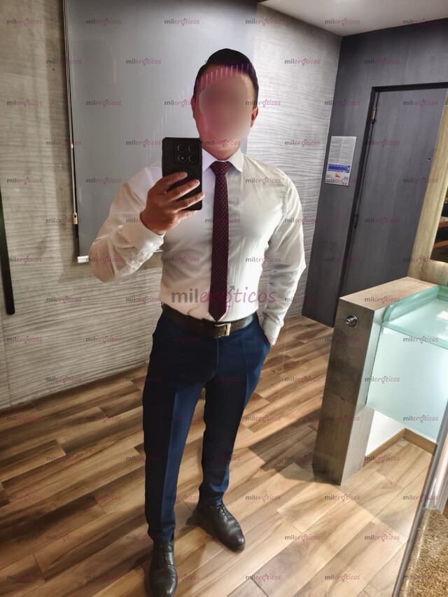 FOTOS DE FETICHE DE PIES CON TRAJEADO TWINK VARONIL