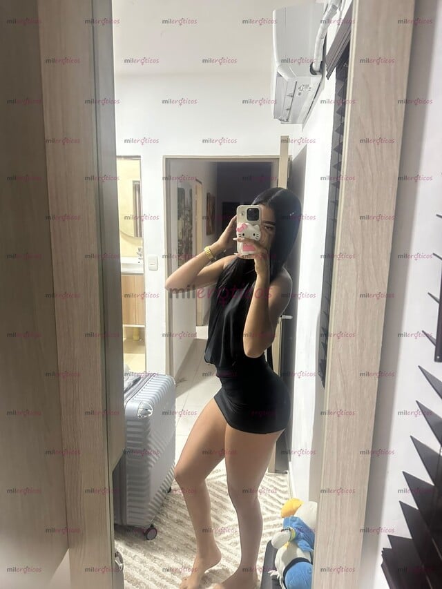 FOTOS DE FLACA CON NALGA TATUADA BLANQUITA PELINEGRA DE BUEN CUERPO BEBÉ
