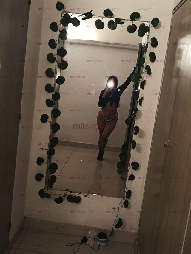 FOTOS DE MATA LA CURIOSIDAD CON LA NUEVA POLLITA RECIEN LLEGADA A LA CIUDAD
