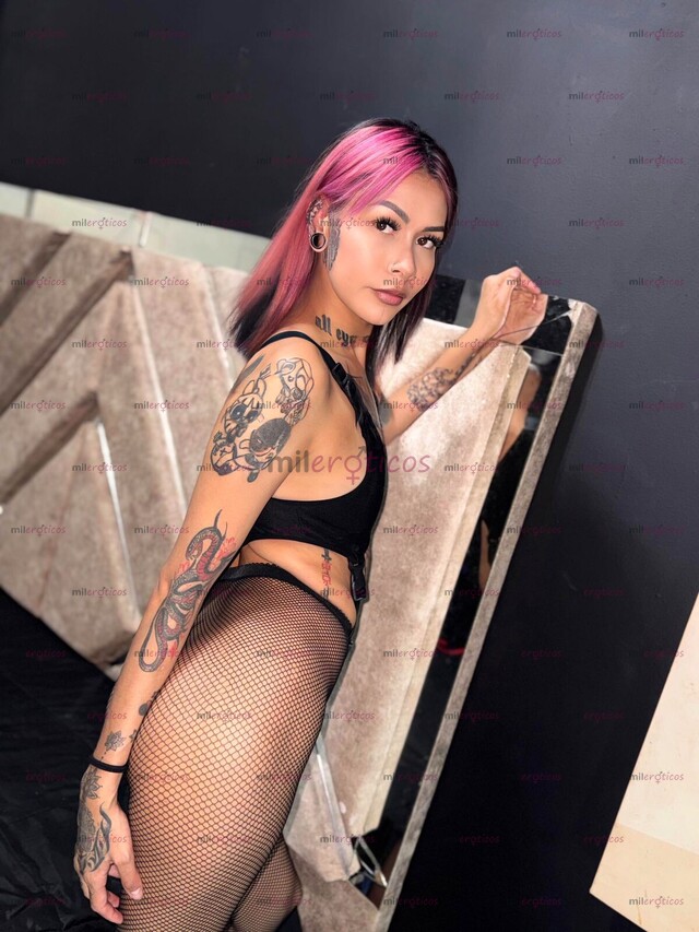 FOTOS DE LAURA FLACA TATUADA , TRAGONA Y MUY FETICHISTA