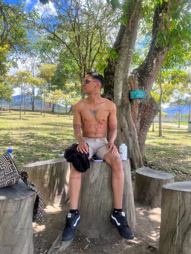FOTOS DE HOLA SOY ADAM JOVEN VENEZOLANO CALIENTE CON 22 CM DE PURO PLACER