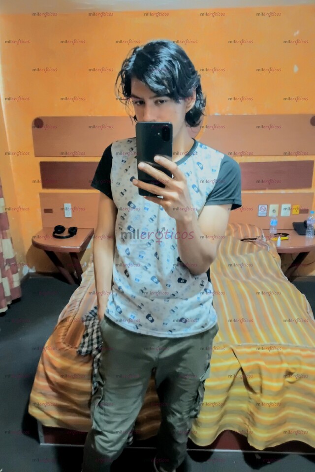 FOTOS DE JOVEN GUAPO, DOY SERVICIO A MADURAS Y PAREJAS