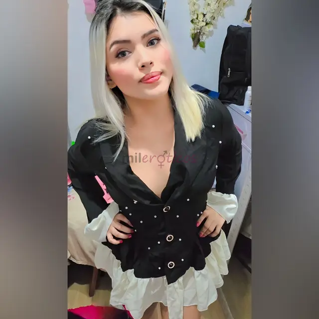 Oii meus principes me chamo sofia lemos sou uma loirinha toda natural com um bumbum lindo pele super macia toda cheirosa e gostosa de apertar nao sou...