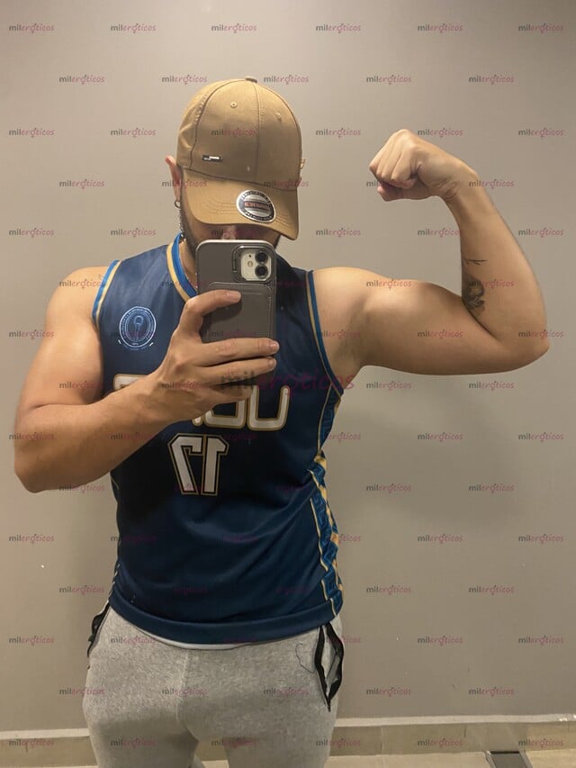 FOTOS DE MACHO MORENO DISPONIBLE PARA HACERTE PASAR UN MUY BUEN RATO