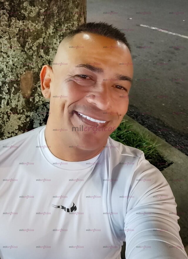FOTOS DE COSTEÑO XXXL VERGÓN RECIÉN LLEGADO DE CARTAGENA CON BUENA ERECCIÓN Y LECHERO