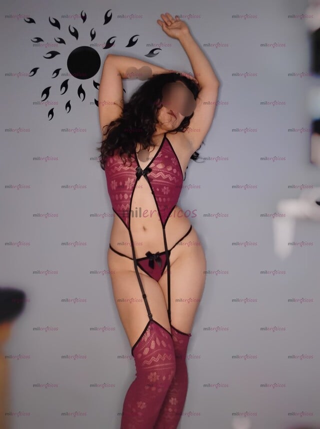 FOTOS DE SANDRA, CON CUERPO Y PIERNAS DE INFARTO, PIEL JOVEN Y SUAVE CON GANAS DE COMPLAC