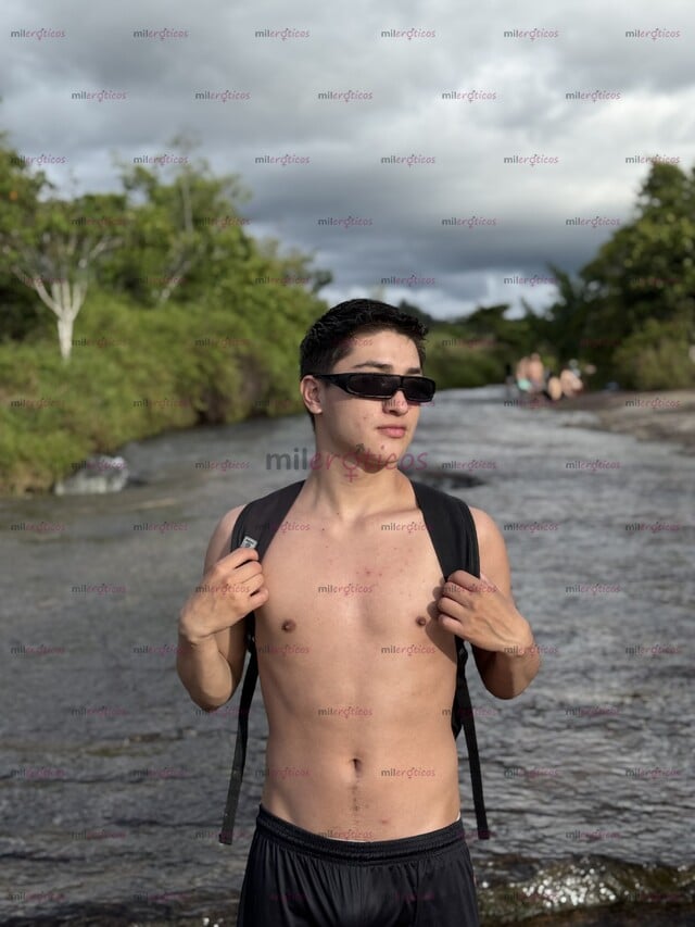 FOTOS DE JOVEN VERSÁTIL CALIENTE , DISPONIBLE Y COMPLACIENTE