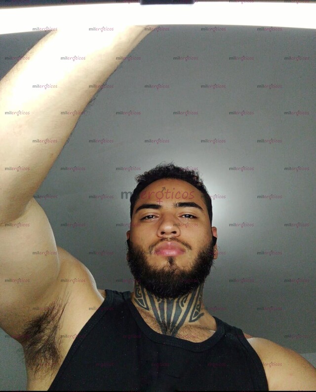 FOTOS DE MORENO ACTIVO CON VERGA DE 20CM AMANTE DEL SEXO DURO, Y DE UNOS BUENOS BESOS.