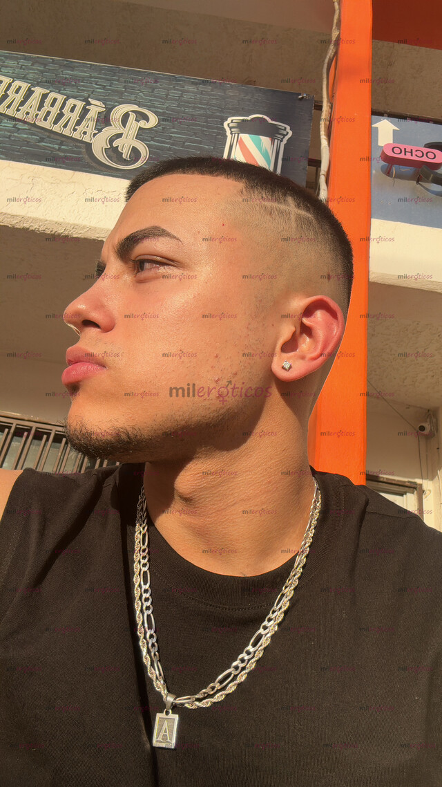 FOTOS DE VATO HETERO EXTRANJERO CHAKAL VARONIL GUSTO POR CULOS SUMISOS DE PUTITA