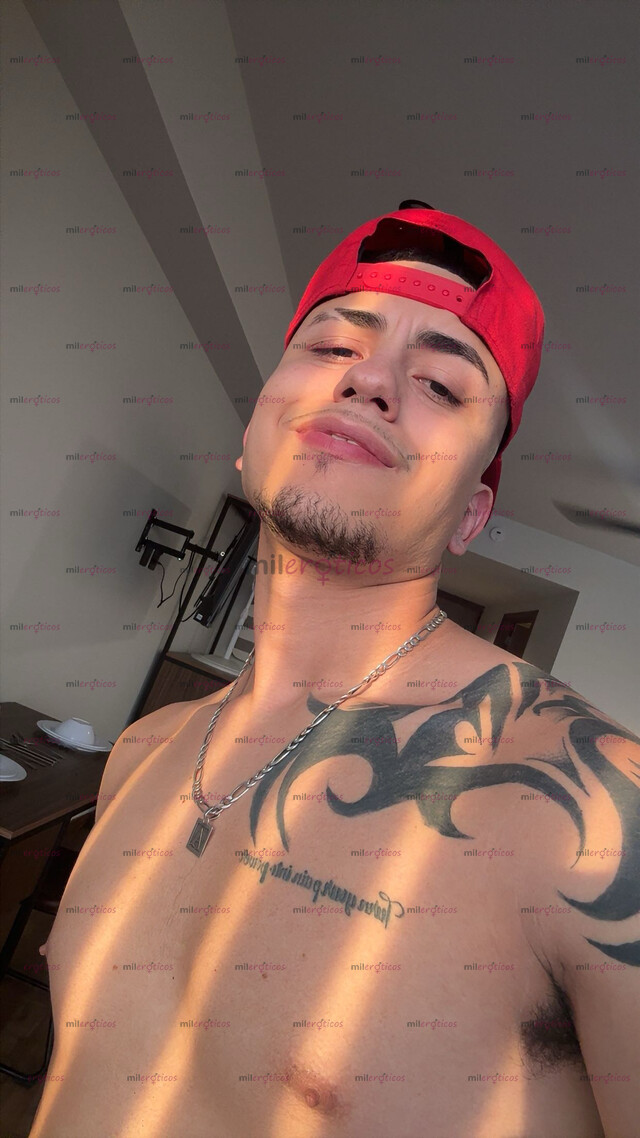 FOTOS DE VATO HETERO EXTRANJERO CHAKAL VARONIL GUSTO POR CULOS SUMISOS DE PUTITA